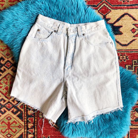 LEVI 900 SERIES VINTAGE HIGH WAIST SHORTS - Picture 4 of 6